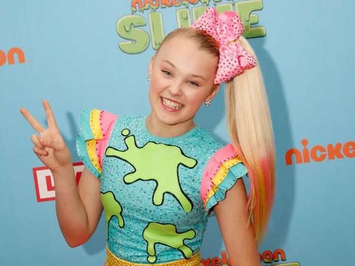 gaya rambut murahan CHICAGO, IL - JUNE 09: Recording Artist Jojo Siwa attends Nickelodeon SlimeFest at Huntington Bank Pavilion at Northerly Island on June 9, 2018 in Chicago, Illinois. (Photo by Daniel Boczarski/Getty Images for Nickelodeon)