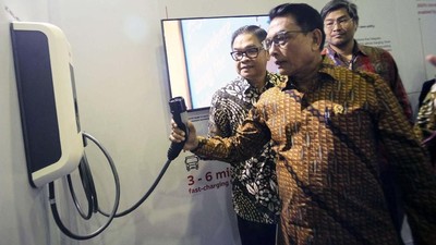 Luhut dan Moeldoko Tinjau IEMS 2019