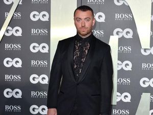 Pertamakalinya Sam Smith Pakai High Heels di Ajang Penghargaan