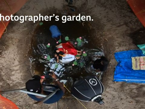 Viral Pasangan Pengantin Pemotretan di Kubangan Air, Fotonya Bikin Takjub