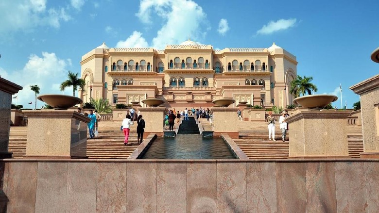 Emirates Palace Hotel, ikon wisata Abu Dhabi (iStock) Emirates Palace Hotel, ikon wisata Abu Dhabi (iStock)