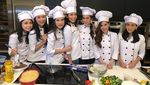 Theresa, Asisten Cantik Nia Ramadhani yang Kerap Pamer Momen Kulineran