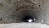 Sementara seksi 3 hingga 6 yang dikerjakan oleh PT Citra Karya Jabar Tol (CKJT) sepanjang 32,65 km masih belum banyak kemajuan. Khusus seksi 3 Sumedang-Cimalaka 4,5 km peogres pembebasan lahan mencapai 99,76%, sedangkan pembangunannya 80%. Sedangkan sisanya, seksi 4 hingga 6 belum tersentuh pembangunan sama sekali, hanya pada seksi 6 saja yang sudah ada pembebasan lahan sebesar 16,34%.