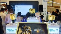 Sejumlah pengunjung memadati stan milik peserta Konvensi dan Pameran IPA ke-43 Tahun 2019 di Jakarta, Kamis (5/9/2019).