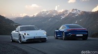 Porsche Taycan EV jadi jenis mobil yang paling sukses di ajang ini. Mobil listrik tersebut mendapat dua piala sekaligus yakni pada kategori Best Luxury Car dan Best Performance Car. (Porsche)
