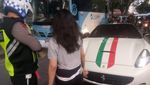 Tak Pakai Pelat Nomor Depan, Ferrari Disemprit Polisi