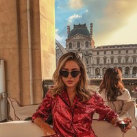 Foto saat bepergian apalagi liburan mewah ke Eropa pasti dapat banyak like. Demi Instagram, seorang selebgram ketahuan mengedit foto-fotonya seolah ia tengah berkeliling Paris. Selebgram Johanna Olsson itu pun mengakui mengedit foto tapi mengelak dibilang menipu. Foto: Instagram