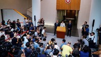 Selain mengumumkan mencabut RUU ekstradisi, Lam juga menawarkan empat langkah untuk memulai dialog dengan masyarakat demi mencari solusi. Kai Pfaffenbach/Reuters.