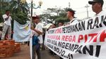 Harga Jual Anjlok, Peternak Ayam Demo Pemerintah