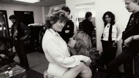 Sharon bertemu Ozzy pada tahun 1979 dan mereka pun mulai berpacaran. Dok. Instagram/sharonosborne