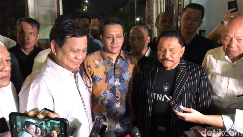 Prabowo-Hendropriyono Tukar Pandangan soal Papua