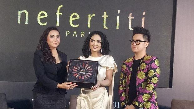 Berharta Rp 288 M, Ini Sederet Mesin Duit Krisdayanti 