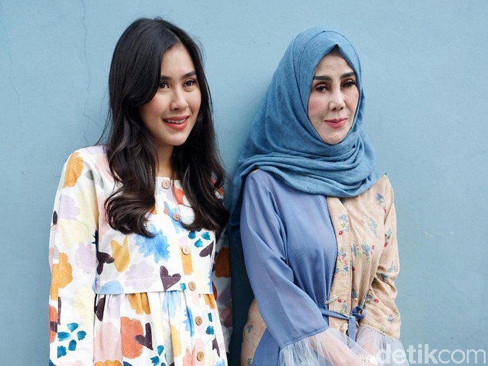 Syahnaz Sadiqah dan Amy Qanita saat ditemui di studio Trans TV.