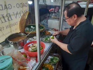 Menikmati Gado-gado Legendaris Jakarta