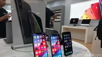 Kamu bisa mendapati ragam seri iPhone. Foto: Adi Fida Rahman/detikINET