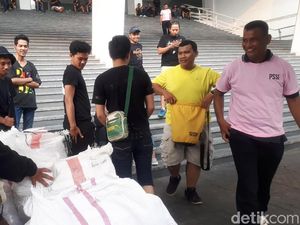 Dikawal Ketat, Suporter Malaysia Tiba di GBK