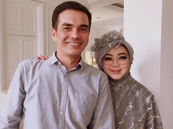 Teddy Syah Bantah Rina Gunawan Meninggal Dunia karena Diet Ketat