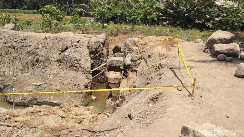Candi Petirtaan yang Ditemukan di Magelang Diduga Dibangun Abad IX Candi Petirtaan yang Ditemukan di Magelang Diduga Dibangun Abad IX