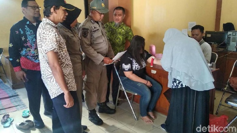 7 Wanita Diduga PSK di Situbondo Jalani Tes Kesehatan Usai Terjaring