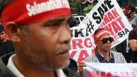 Berbagai permasalahan ikut memperburuk kondisi peternak broiler. Tercatat sejak awal 2019 sampai saat ini, kata Sugeng, harga pakan terus bertengger di harga Rp 6.800 – 7.400 per kg. Padahal pemerintah selalu gembar – gembor produksi jagung sebagai bahan utama pakan ternak di posisi surplus bahkan sampai dilakukan ekspor.