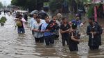 Jadwal Kereta dan Penerbangan Terganggu Imbas Hujan Deras di Mumbai