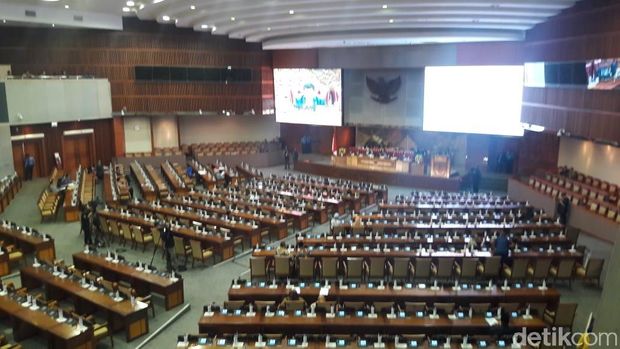 Paripurna DPR soal Revisi UU MD3 dan UU KPK Hanya Dihadiri 70 Anggota