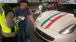 Tak Pakai Pelat Nomor Depan, Ferrari Disemprit Polisi
