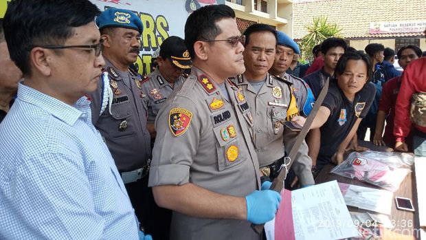 Perang Geng di Cirebon: Menentang Bahaya Melalui Jagat Maya