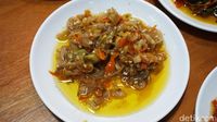 Di Sini Ada Sambal Domba Membara hingga Sambal Koslet Bikin Bibir Dower