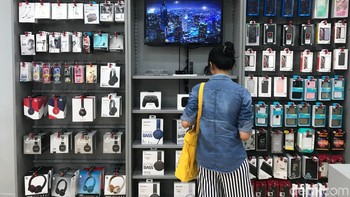 Apple TV turut tersedia di sini. Foto: Adi Fida Rahman/detikINET