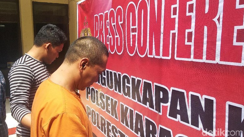 Ngamuk Dipoliandri dan Tebas Suami Baru Istri, Ujang: Saya Emosi! Ngamuk Dipoliandri dan Tebas Suami Baru Istri, Ujang: Saya Emosi!