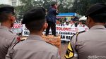 Harga Jual Anjlok, Peternak Ayam Demo Pemerintah