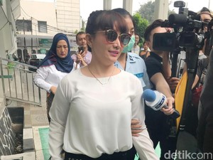 Setahun Mendekam di Penjara, Roro Fitria Lebih Religius