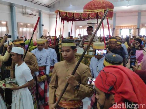80 Raja se-Nusantara Hadiri Penobatan Raja Turikale Maros VIII