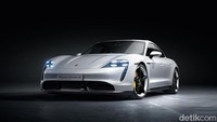 Taycan merupakan mobil listrik dengan model Saloon Sport 4 pintu. Mobil disebut Porsche menawarkan ketangguhan namun bisa dipakai sehari-hari. Istimewa/Dok. Porsche.