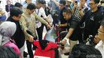 Anies Cuci Mata Lihat Aneka Kendaraan Listrik