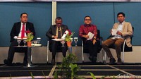 Pembicara seminar antara lain Ketua Komisi Yudisial Jaja Ahmad Jayus, Bupati Banyuwangi Azwar Anas, Wakil ketua Komite Ekonomi dan Industri Arif Budimanta, dan pakar Hukum Tata Negara Negara Bayu Dwi Anggono.