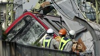 Layanan kereta di Jepang selama ini dikenal akan keselamatan dan ketepatan waktu. Insiden semacam ini tergolong langka. Otoritas setempat, termasuk Kementerian Transportasi, menyatakan sedang menyelidiki penyebab kecelakaan ini. Foto: AP Photo/Eugene Hoshiko