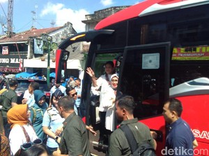 Usai Belanja di Beringharjo, Iriana dan Mufidah Tinggalkan Malioboro