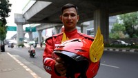 Helm unik ini mirip dengan helm super hero Indonesia, Gundala.