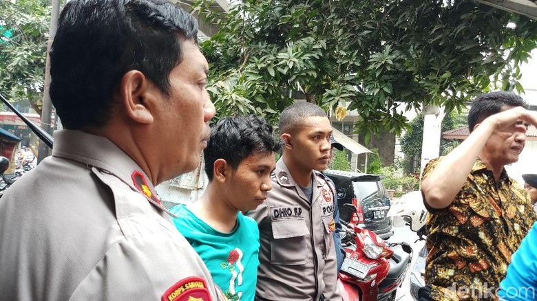 Polisi Tangkap 13 Orang Terkait Tawuran di Manggarai Jaksel Polisi Tangkap 13 Orang Terkait Tawuran di Manggarai Jaksel