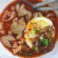 Huaaah! 5 Seblak Super Pedas Ini Siap Bikin Bibir Jontor 