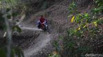 Alami Kekeringan, Warga Grobogan Mencari Air Hingga ke Hutan