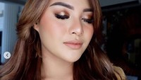 Tapi di sini Aurel lebih cantik dibandingkan pada foto kolase tersebut kan? Dok. Instagram/aurelie.hermansyah