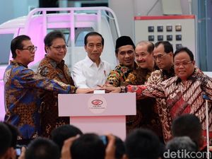Jokowi Beri Jempol Esemka yang Berani Rilis Mobil