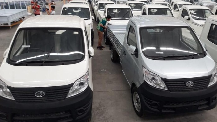 Pantaskah Esemka Ikut Pameran Otomotif Berskala Internasional? Pantaskah Esemka Ikut Pameran Otomotif Berskala Internasional?