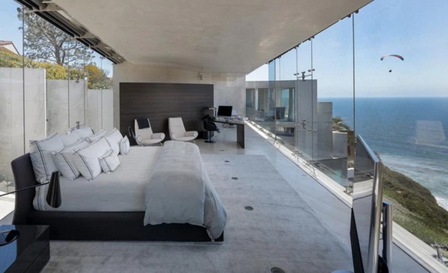 Ada pula tempat spa, kolam renang infinity, guest house serta area bersantai dan pesta di bagian atap rumah. Foto: istimewa/The Sun