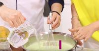 Inul Daratista dan Chef Eddrian Tjhia Bagikan Resep Puding Lumut Pepaya