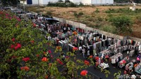 Begini penampakan para PKL yang berjualan di kawasan Pasar Senen, Jakarta Pusat, Jumat (6/9/2019).