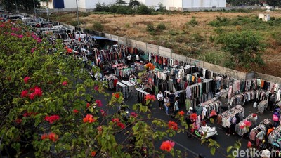 PKL Pasar Senen Menjamur ke Jalan Raya